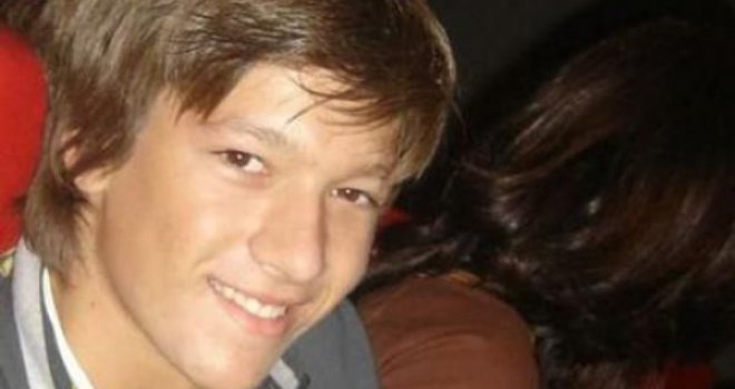 Nasilnici su među nama: Sjećanje na dan kada je u sarajevskom tramvaju brutalno ubijen 16-godišnji Denis Mrnjavac