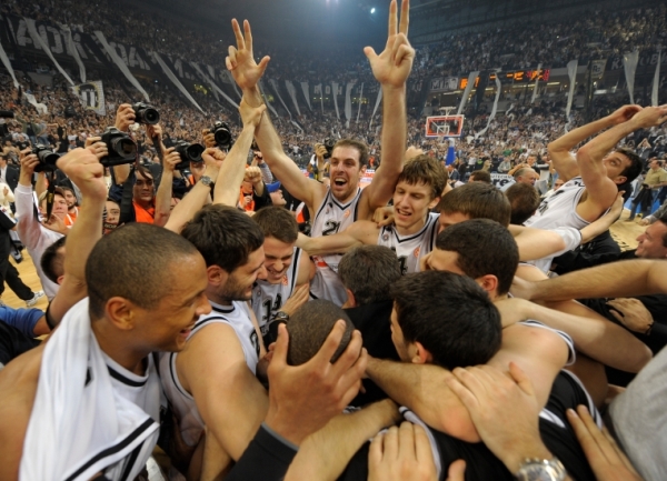 Košarka: Partizan - Makabi slavlje nakon utakmice / foto: blic.rs
