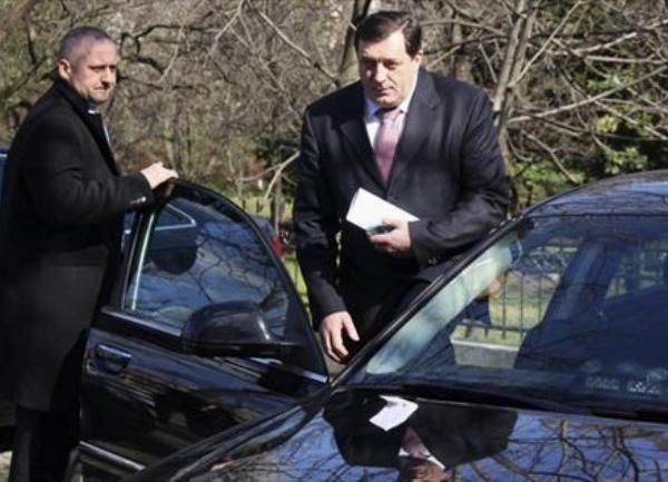 dodik-auto