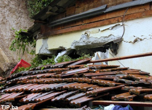 Tuzla - poplave - klizište / foto: Tip.ba