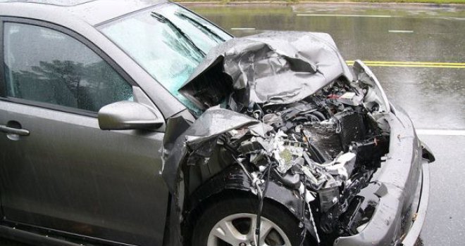 Opet smrt na bh. cestama: Dvije osobe poginule u teškoj saobraćajnoj nesreći