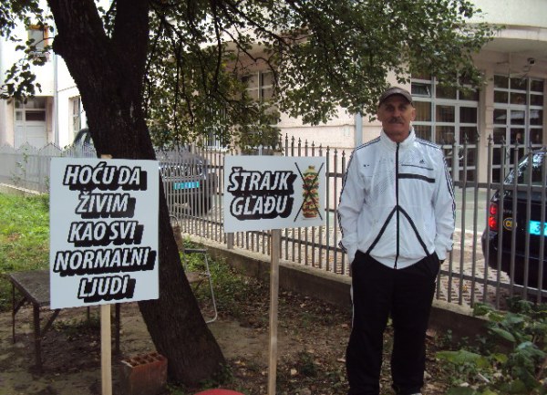 Dragomir Andan štrajk ispred OHR-a