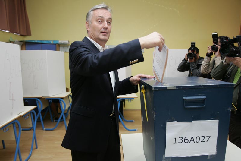 Zlatko Lagumdžija izašao da glasa Zlatko Lagumdžija izašao da glasa