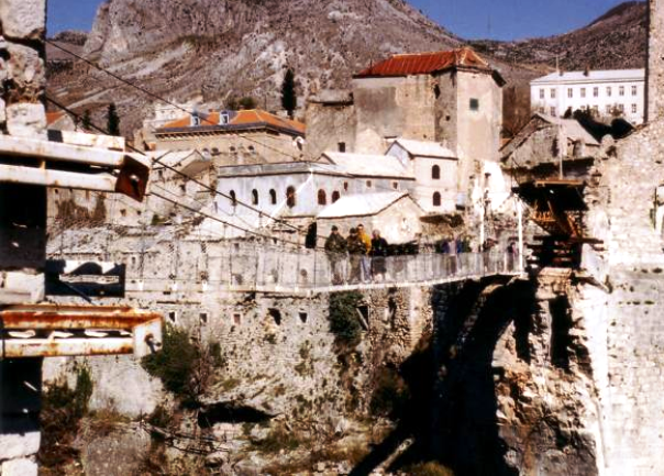 stari most srusen