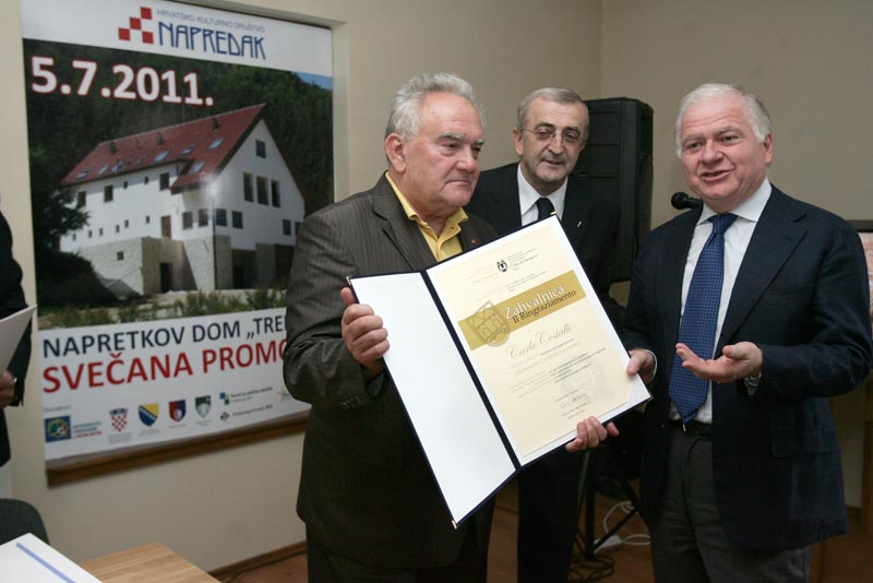 PREZENTIRAN OBNOVLJENI PREZENTIRAN OBNOVLJENI