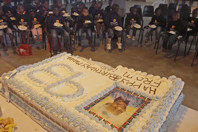 torta za 93. rođendan Nelsona Mandele torta za 93. rođendan Nelsona Mandele