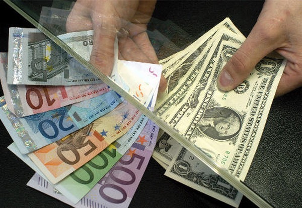 dolar euro1 dolar euro1