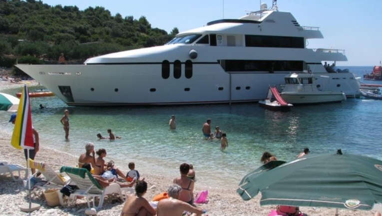 jahta Hvar