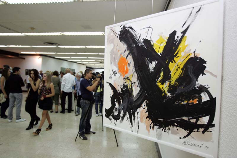 U Gradskoj galeriji Collegium Artisticum u utorak navečer otvarena je zajednička izložba likovnih umjetnika Mensura Porović i Hamzalije Muhića/ Foto: DEPO PORTAL U Gradskoj galeriji Collegium Artisticum u utorak navečer otvarena je zajednička izložba likovnih umjetnika Mensura Porović i Hamzalije Muhića/ Foto: DEPO PORTAL