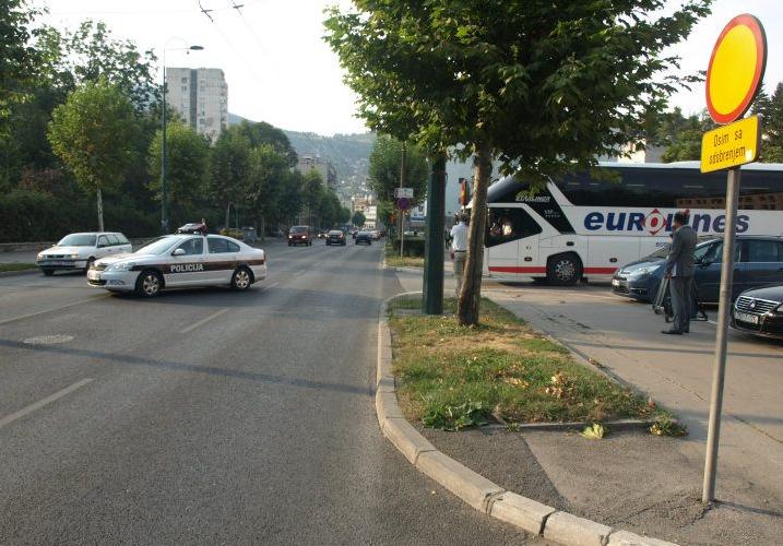 Vlada FBiH u autobusu za Tuzlu/Foto: Hayat Vlada FBiH u autobusu za Tuzlu/Foto: Hayat
