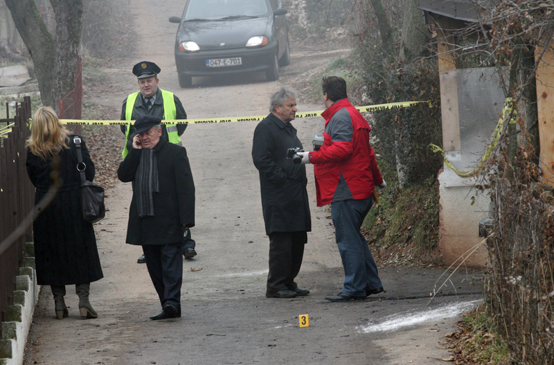 Incident se desio u naselju Zmajevac iznad Ba&scaron;čar&scaron;ije. Izgorjeli su automobil BMW i VW buba, oba u Karkinovom vlasni&scaron;tvu/ Foto: DEPO PORTAL