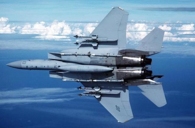 borbeni avioni F-15
