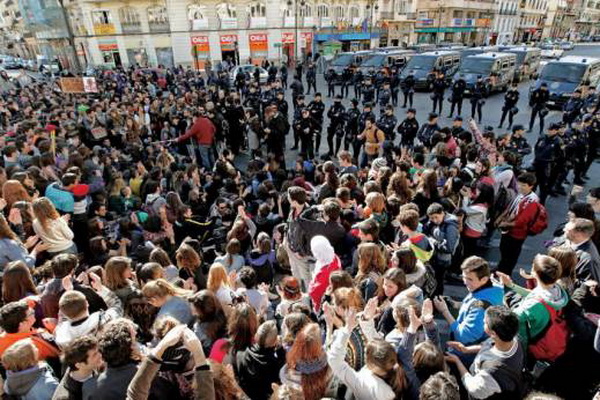 &Scaron;panska policija u Valensiji brutalno tukla studente