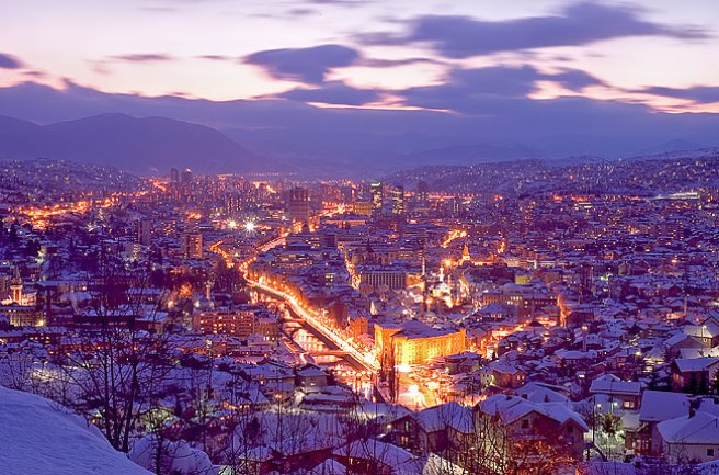 grad sarajevo noću