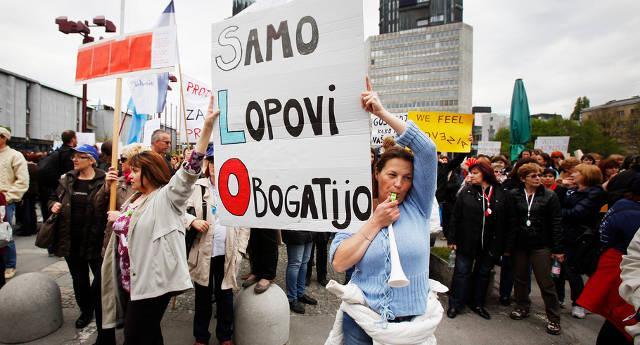 Preko 100.000 ljudi na ulicama se bori za svoja prava Preko 100.000 ljudi na ulicama se bori za svoja prava