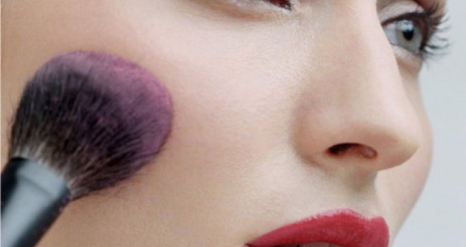 Make-up greška koja vas može postarati za cijelo desetljeće