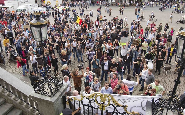 U znak protesta zbog zabrane turisti pu&scaron;ili marihuanu na ulicama južnih holandskih gradova