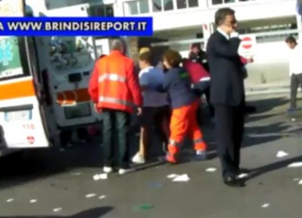 italija bomba skola