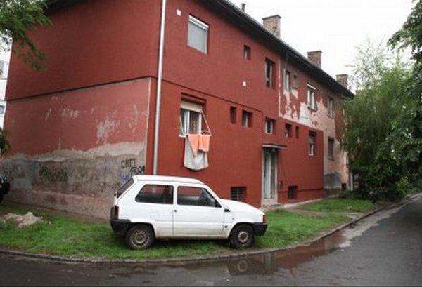 Majka nožem ubila bebu u koljevci Majka nožem ubila bebu u koljevci