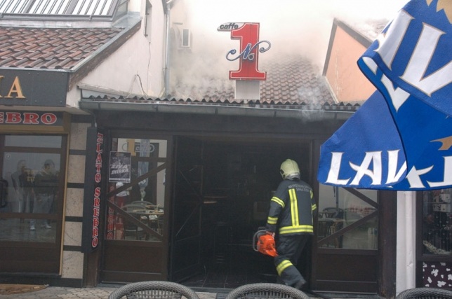 požar u kafiću No1 u Banjaluci/ Foto: Nezavisne novine požar u kafiću No1 u Banjaluci/ Foto: Nezavisne novine