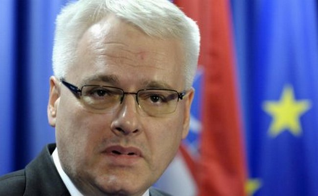 Ivo Josipović: Doći ću u Beograd ako se Tomislav Nikolić odrekne četništva Ivo Josipović: Doći ću u Beograd ako se Tomislav Nikolić odrekne četništva