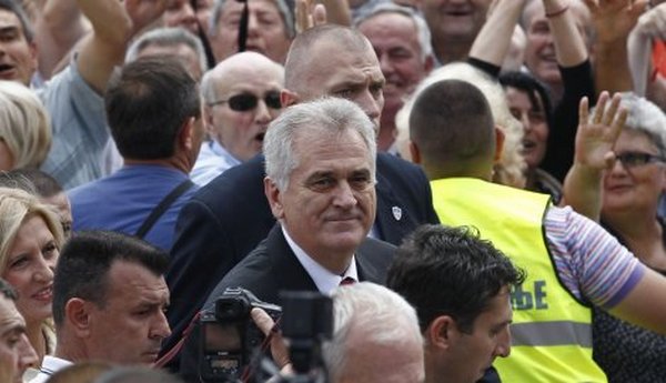 'Zaklinjem se da ću sve svoje snage posvetiti očuvanju suverenosti i celine teritorije Republike Srbije, uključujući i Kosovo i Metoh 'Zaklinjem se da ću sve svoje snage posvetiti očuvanju suverenosti i celine teritorije Republike Srbije, uključujući i Kosovo i Metoh