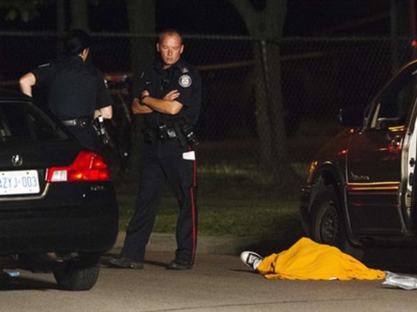 Krvava noć u Torontu Krvava noć u Torontu