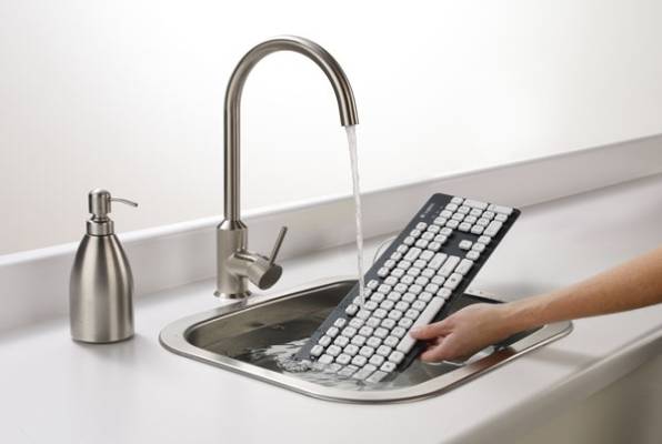 Logitech tastatura Logitech tastatura