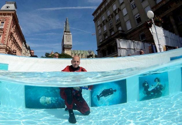 Izložba pod vodom u Zagrebu Izložba pod vodom u Zagrebu