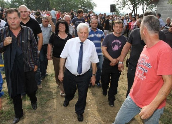 Fikret Abdić Babo - doček u Velikoj Kladuši Fikret Abdić Babo - doček u Velikoj Kladuši