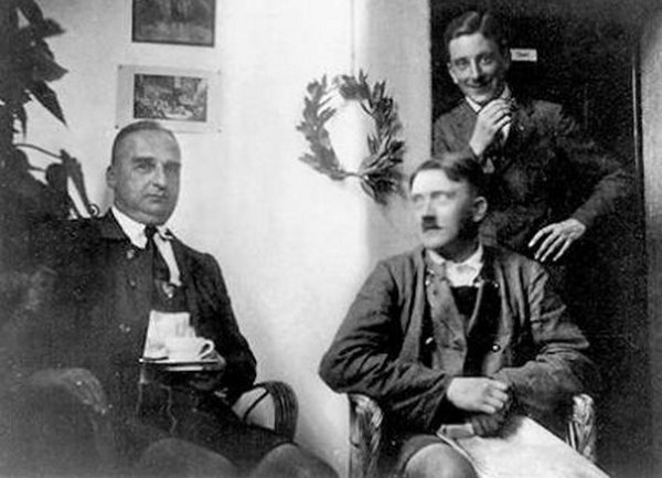 hitler moris hitler moris