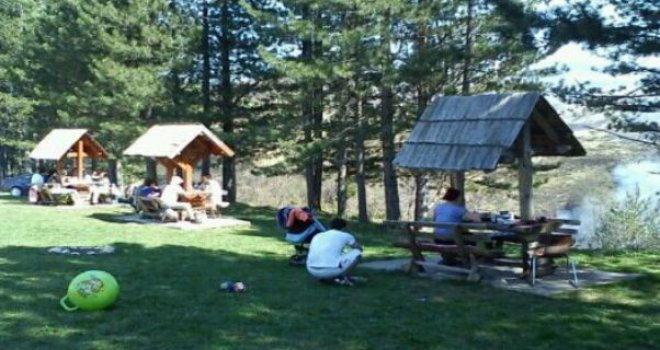 Ima li nade za roštilj: Ako vam je danas kiša pokvarila planove za praznik, saznajte šta vas čeka sutra... 