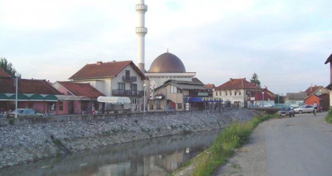 Incident u Janji: Pucali iz pištolja i vrijeđali vjernike koji su se vraćali iz džamije