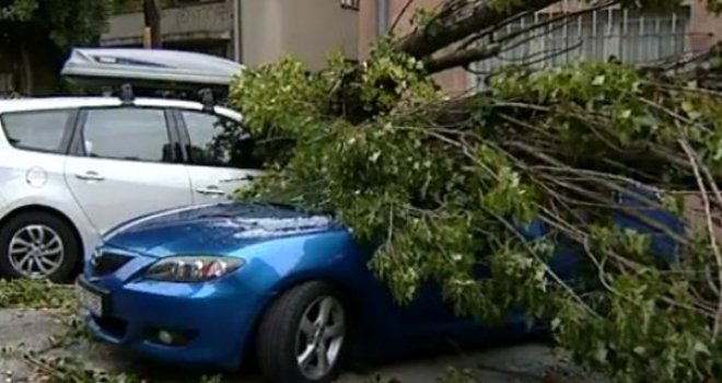 Upozorenje Civilne zaštite: Šta svi ODMAH moramo učiniti da se zaštitimo od jakog vjetra