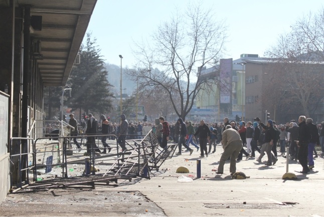 Demonstranti upali u zgradu Vlade TK/ Foto: Tip.ba