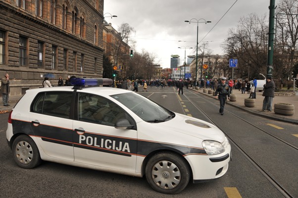 protesti ispred predsjedništva bih/ foto: AA