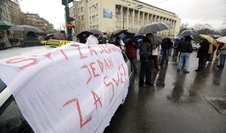 Demonstrantima se pridružili taksisti, mart 2014/ Foto: AA