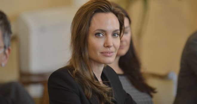 Angelina Jolie na operaciji života: Sad više neće moći imati djece, ali...