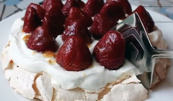 Pavlova torta