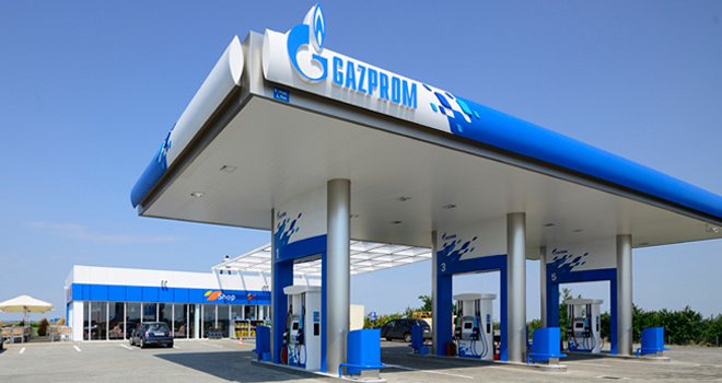 Od ponoći na Gazprom pumpama moguće plaćanje samo gotovinom