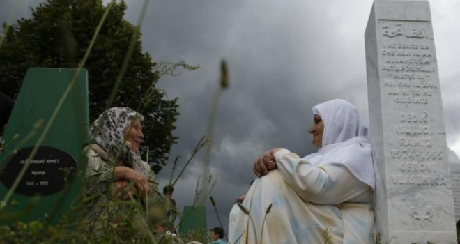 Svjetski mediji o ženama Srebrenice: Ispisale su historiju na bijelim mermernim nišanima