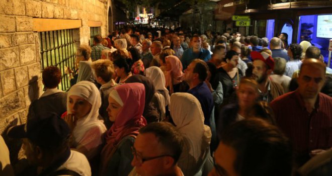 Muslimani danas obilježavaju Lejletul-kadr, noć vrijedniju od hiljadu mjeseci