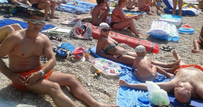 Lopovi haraju plažama u Makarskoj i Splitu, iz policije upozoravaju: Nemojte i vi praviti OVU grešku!
