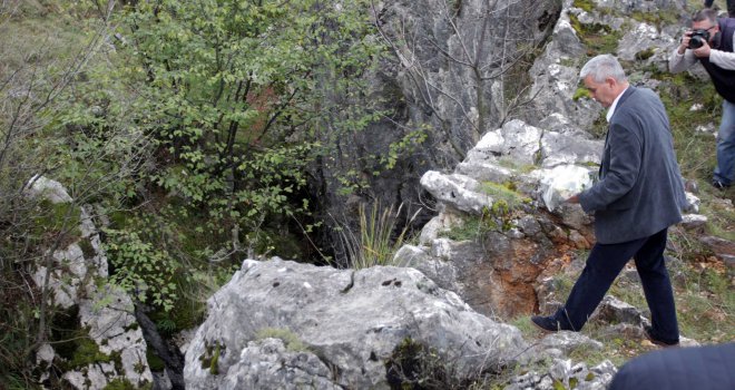 'Nemam grob ni oca ni i majke': Hoće li sarajevski Srbi, žrtve Mušana Topalovića Cace, konačno dobiti spomenik u ovom gradu?!