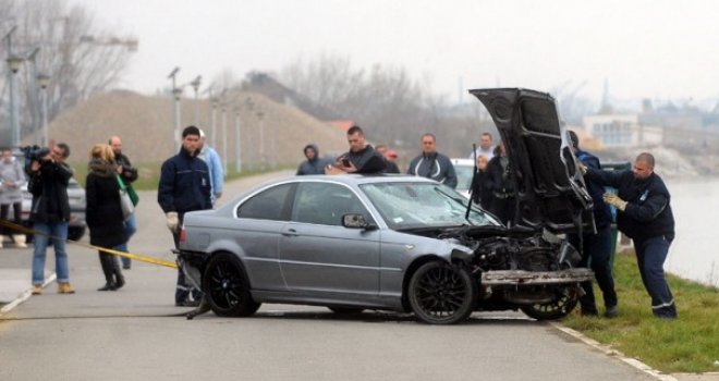 Vozač BMW-a smrti vezan za krevet da ne bi sjekao vene