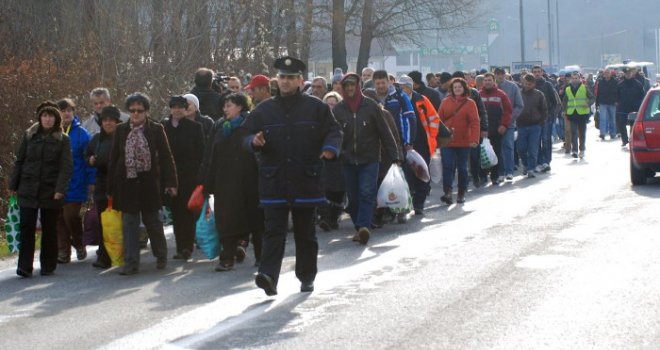 Vlada TK opet razočarala: Radnici mogu dobiti samo prehrambene pakete od 100 KM