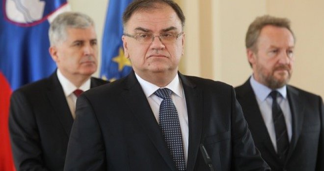 Ivanić: Stabilna BiH u interesu je bh. Srba;  Beograd nije mjesto gdje će da vode političku bitku