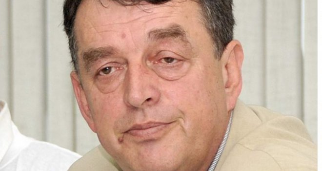 Iz sindikata poručuju: Neka Vlada prvo smanji sebi plaće!
