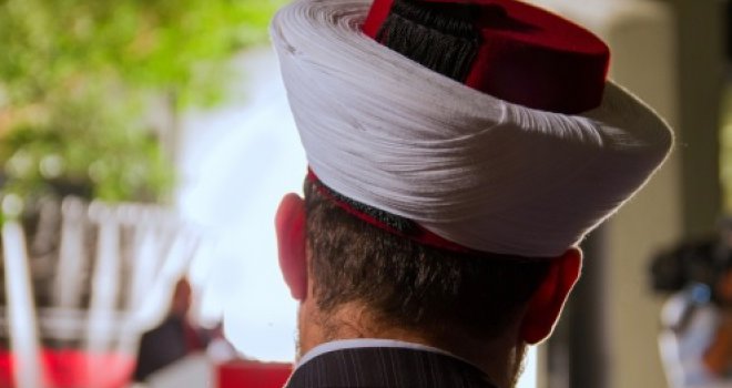 Policija u BiH traga za lažnim hodžom: Za 'skidanje crne magije' uzeo 30 hiljada KM