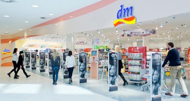 Ako kupujete u DM-u, trebate znati: Uvode novinu od 5. decembra, nekima se to nikako ne sviđa... Hoće li tako biti i u BiH? 